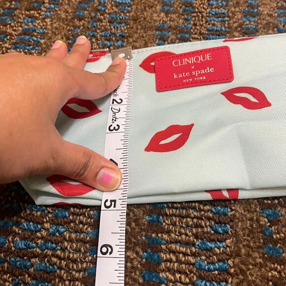 NWT Clinique x Kate Spade New York Cosmetic Makeup Bag Red Lip Print Pouch Case - Picture 5 of 7